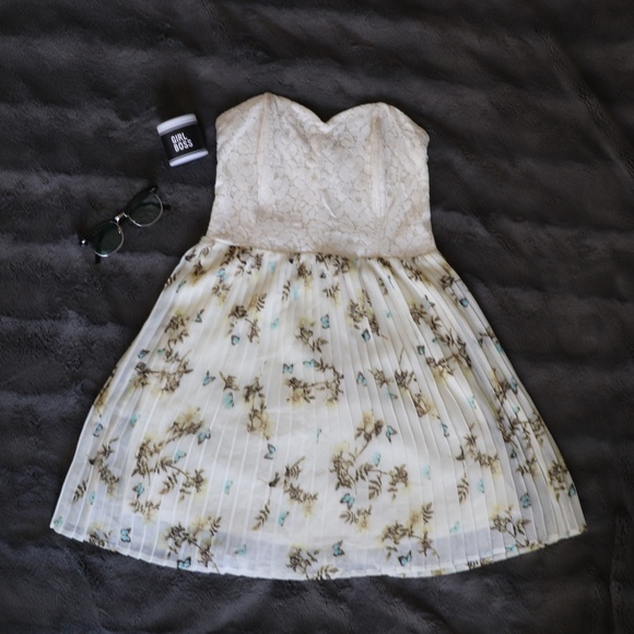 Dynamite Sweet Heart Neckline Floral Dress (s) - Picture 1 of 8